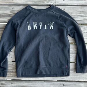 Levi’s crewneck